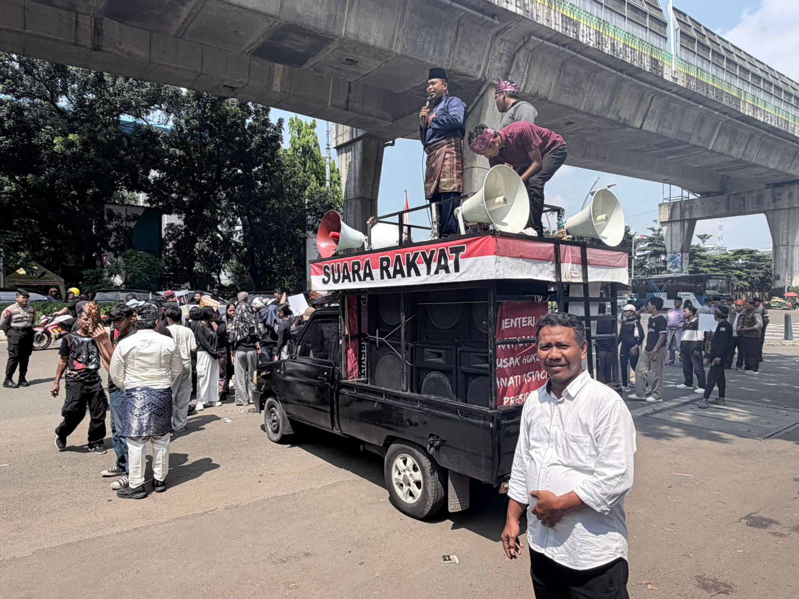 Komunitas Mokom Mobil Komando